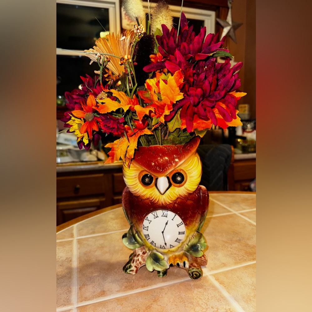 Owl Ceramic Vintage wall Pocket or Planter 🦉